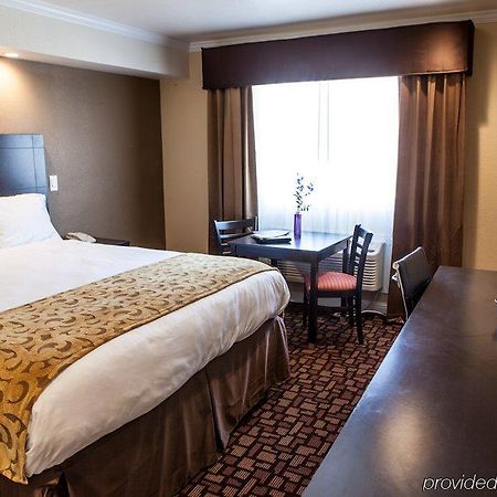 Marinwood Inn & Suites Новато Екстер'єр фото